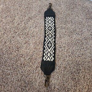 Nena and Co womanhood shorty strap